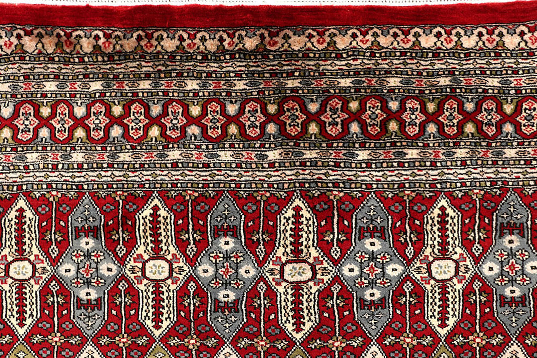 Firebrick Caucasian 8'  4" x 11'  3" - No. QA92319