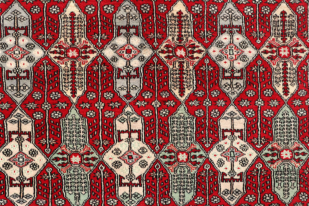 Firebrick Caucasian 8'  2" x 10'  3" - No. QA93313