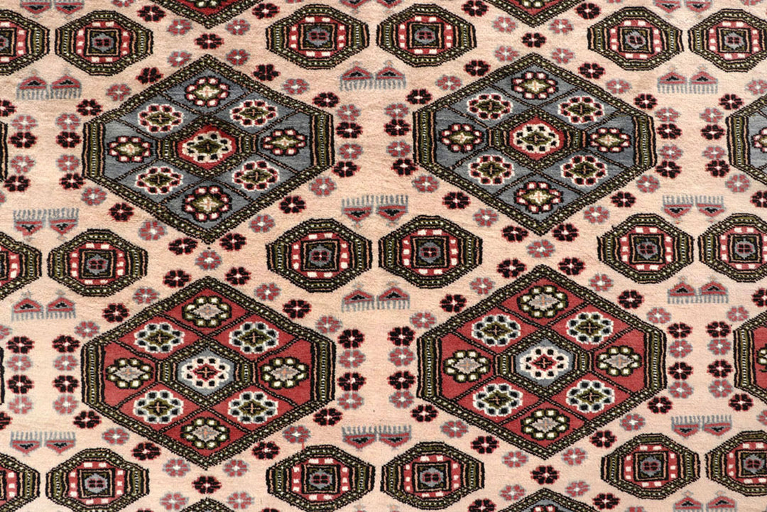 Bisque Caucasian 9'  1" x 11'  11" - No. QA49620