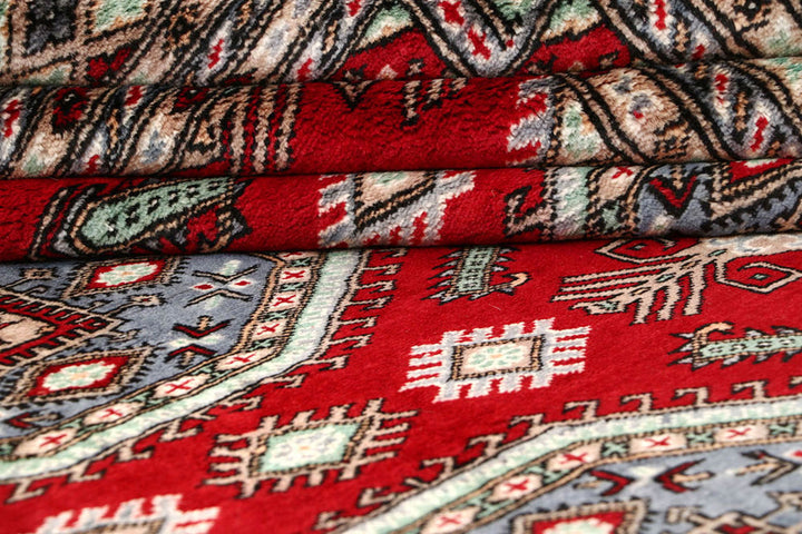 Red Caucasian 9'  2" x 10'  11" - No. QA16681