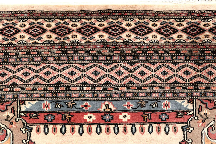 Bisque Caucasian 5' 1 x 8' 6 - No. 58550 - ALRUG Rug Store