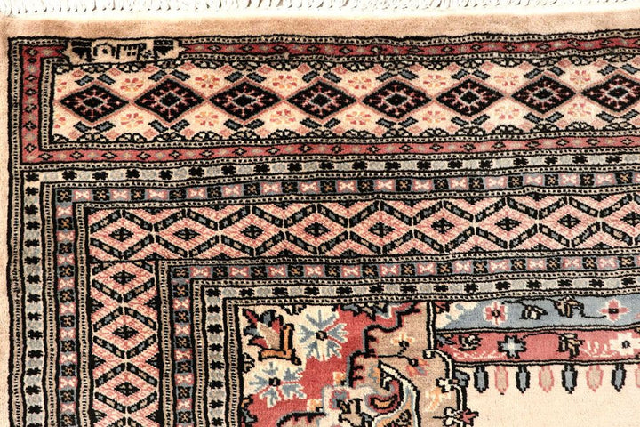 Caucasian 5' 1 x 8' 2 - No. 58553 - ALRUG Rug Store