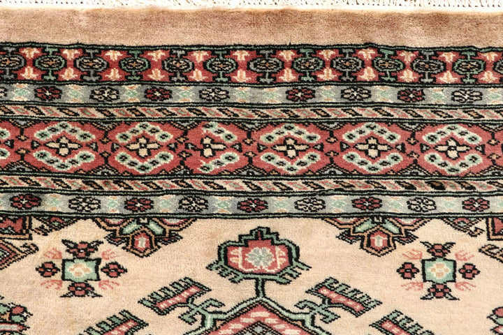 Bisque Caucasian 5' 1 x 8' - No. 58554 - ALRUG Rug Store