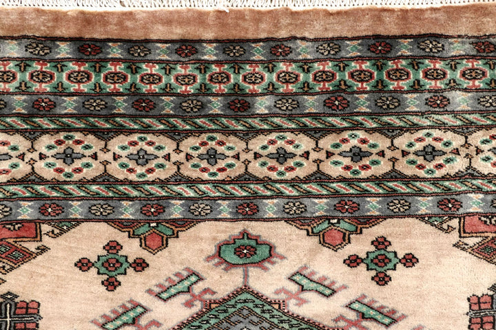 Bisque Caucasian 5' 1 x 8' 1 - No. 58558 - ALRUG Rug Store