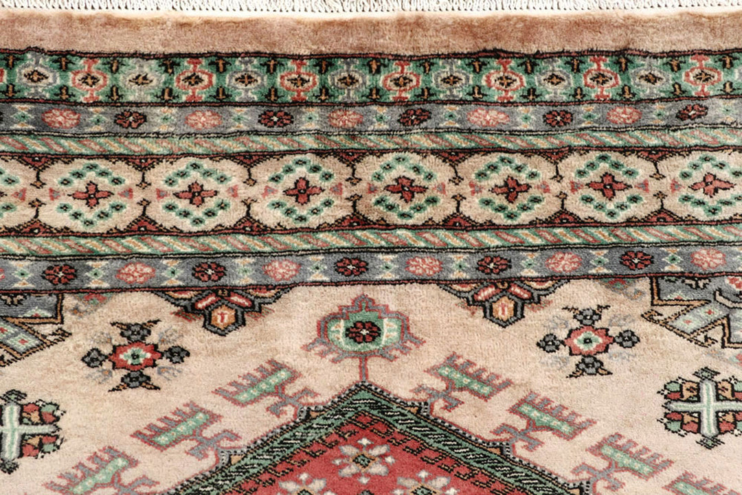 Bisque Caucasian 5'  2" x 7'  7" - No. QA85963