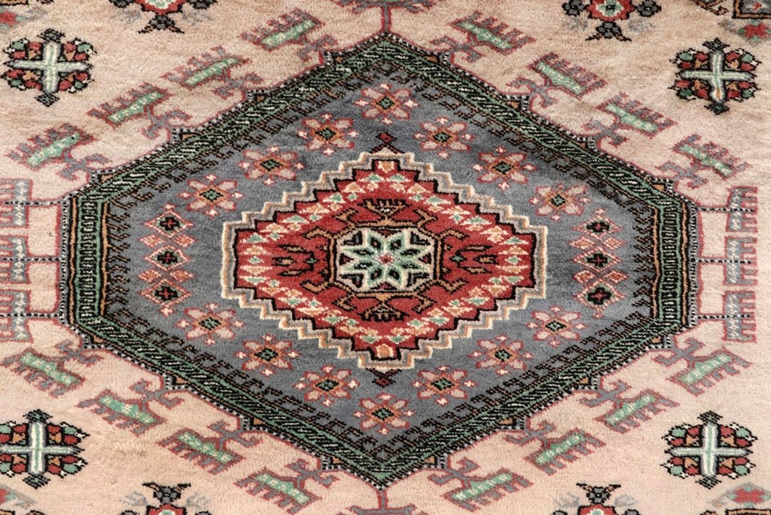 Bisque Caucasian 5'  2" x 7'  7" - No. QA85963