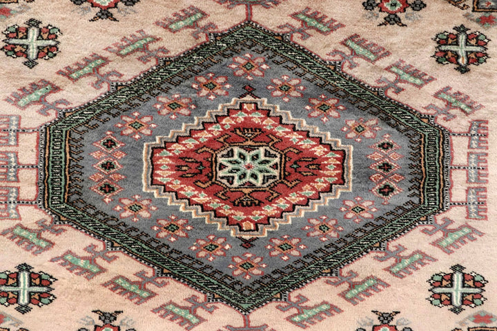 Bisque Caucasian 5'  2" x 7'  7" - No. QA85963