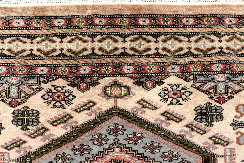 Blanched Almond Caucasian 5' 1 x 7' 7 - No. 58562 - ALRUG Rug Store