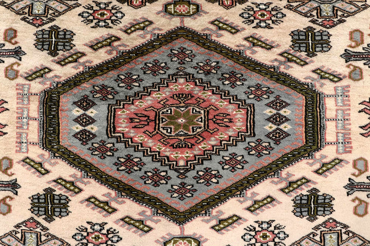 Blanched Almond Caucasian 5' 1 x 7' 7 - No. 58562 - ALRUG Rug Store