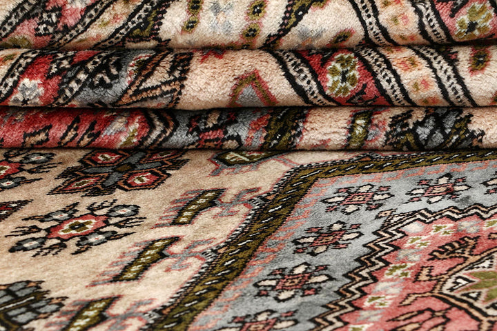 Blanched Almond Caucasian 5' 1 x 7' 7 - No. 58562 - ALRUG Rug Store