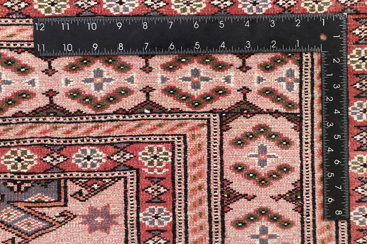 Blanched Almond Caucasian 5' 1 x 7' 7 - No. 58562 - ALRUG Rug Store