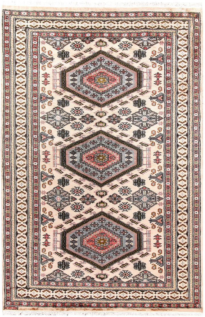 Blanched Almond Caucasian 5' 1 x 7' 7 - No. 58562 - ALRUG Rug Store