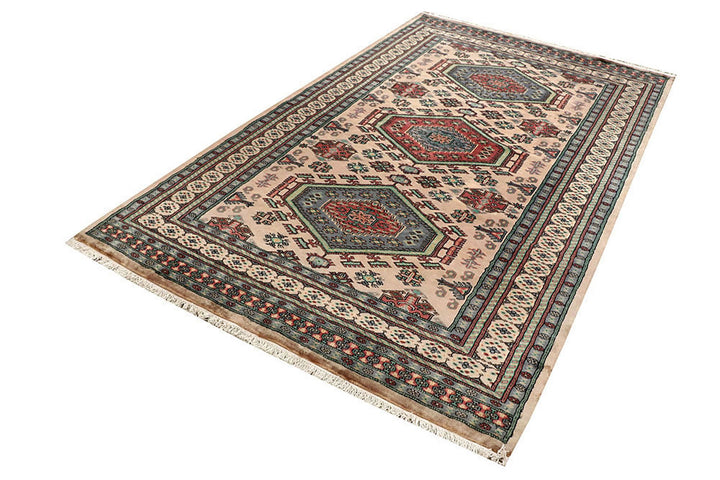 Bisque Caucasian 5'  1" x 8'  6" - No. QA66988