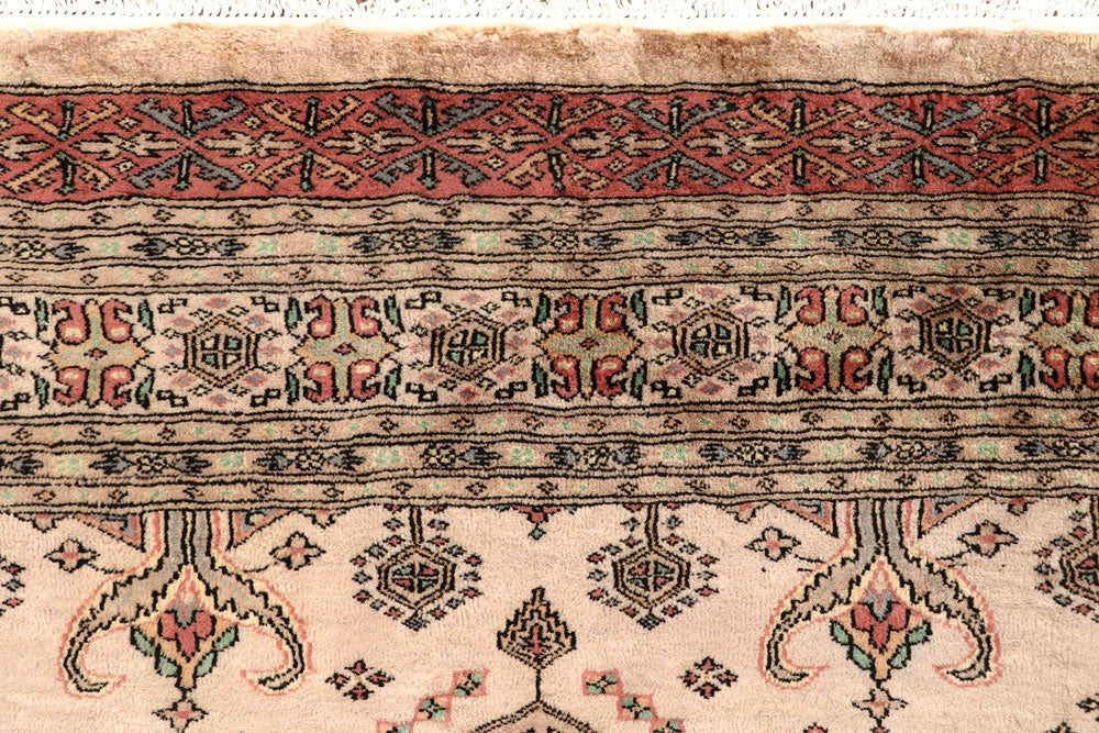 Bisque Caucasian 5' 3 x 8' 4 - No. 58565 - ALRUG Rug Store