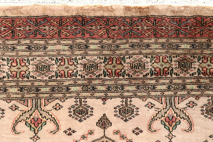 Bisque Caucasian 5' 3 x 8' 4 - No. 58565 - ALRUG Rug Store