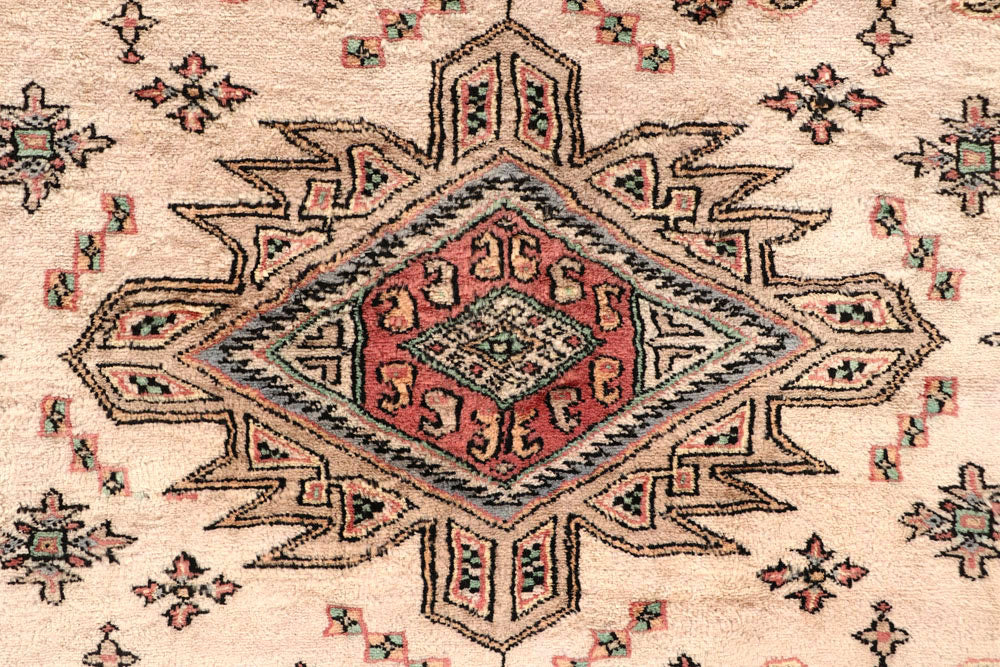 Bisque Caucasian 5' 3 x 8' 4 - No. 58565 - ALRUG Rug Store