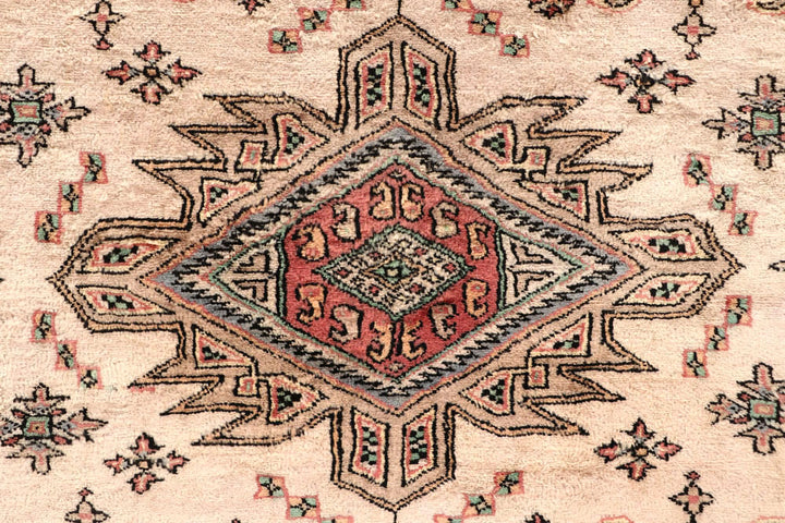 Bisque Caucasian 5' 3 x 8' 4 - No. 58565 - ALRUG Rug Store