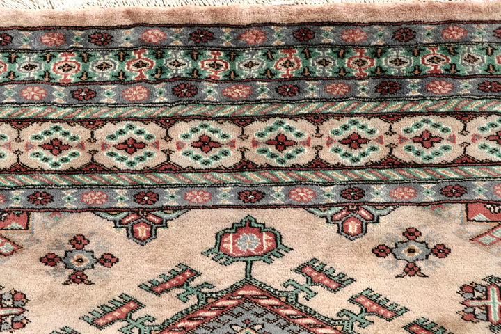 Bisque Caucasian 5' 1 x 8' - No. 58567 - ALRUG Rug Store
