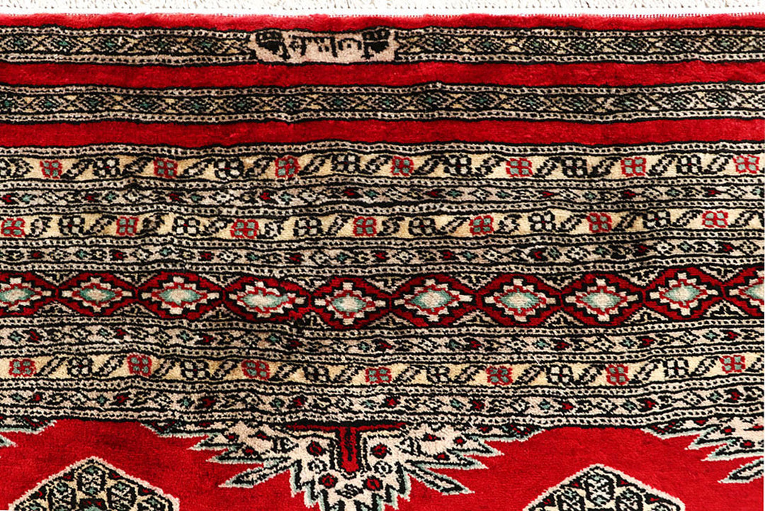 Red Caucasian 4'  11" x 9'  1" - No. QA88715