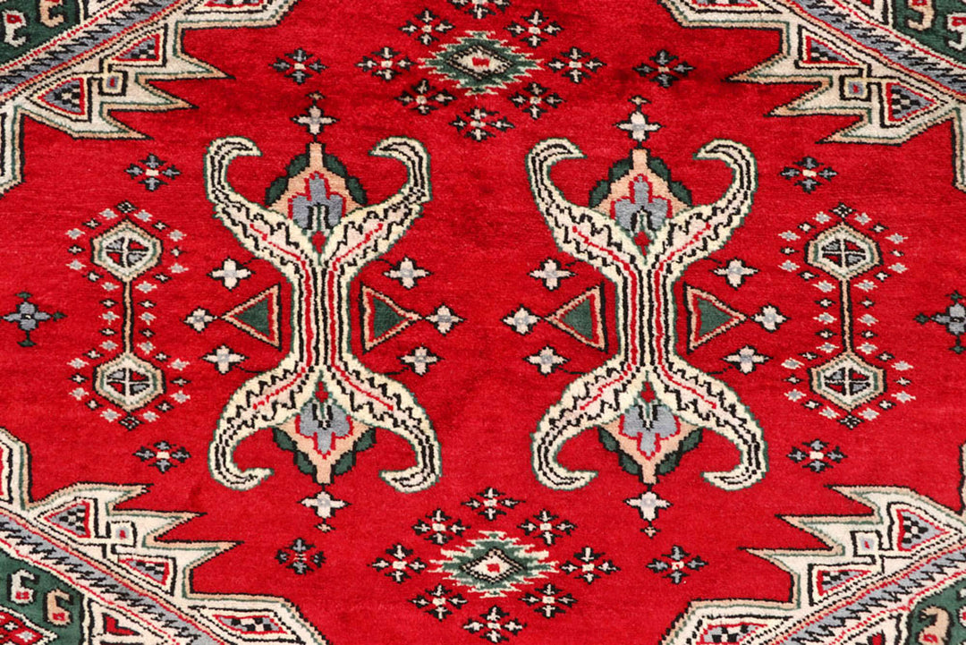 Firebrick Caucasian 6'  11" x 6'  11" - No. QA86940