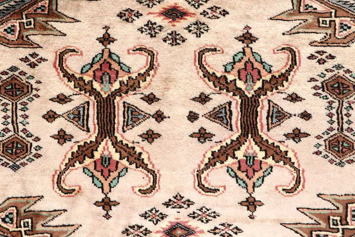 Bisque Caucasian 6' 10 x 6' 10 - No. 58605 - ALRUG Rug Store