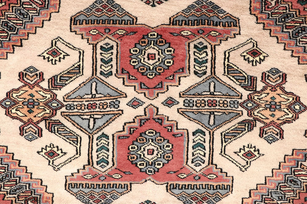Bisque Caucasian 6' 9 x 7' 1 - No. 58610 - ALRUG Rug Store