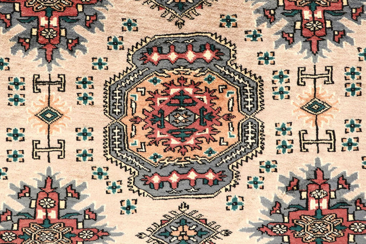 Bisque Caucasian 6'  11" x 7'  7" - No. QA16972