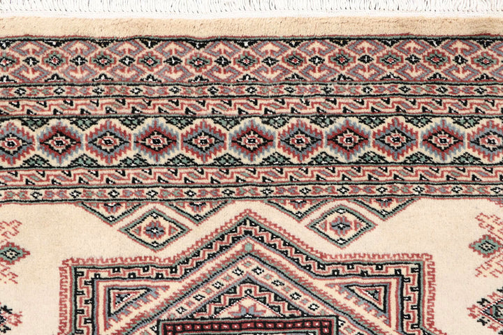 Cornsilk Caucasian 4' 2 x 6' - No. 58633 - ALRUG Rug Store