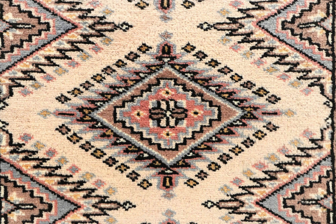 Blanched Almond Jaldar 2'  6" x 10'  6" - No. QA59678