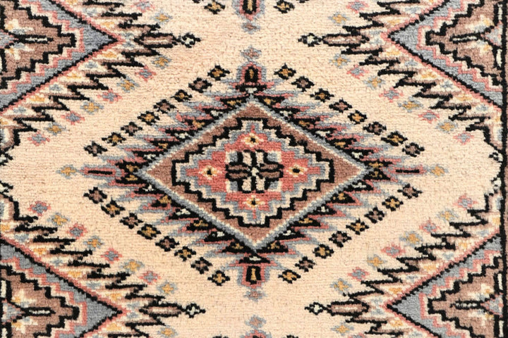 Blanched Almond Jaldar 2'  6" x 10'  6" - No. QA59678