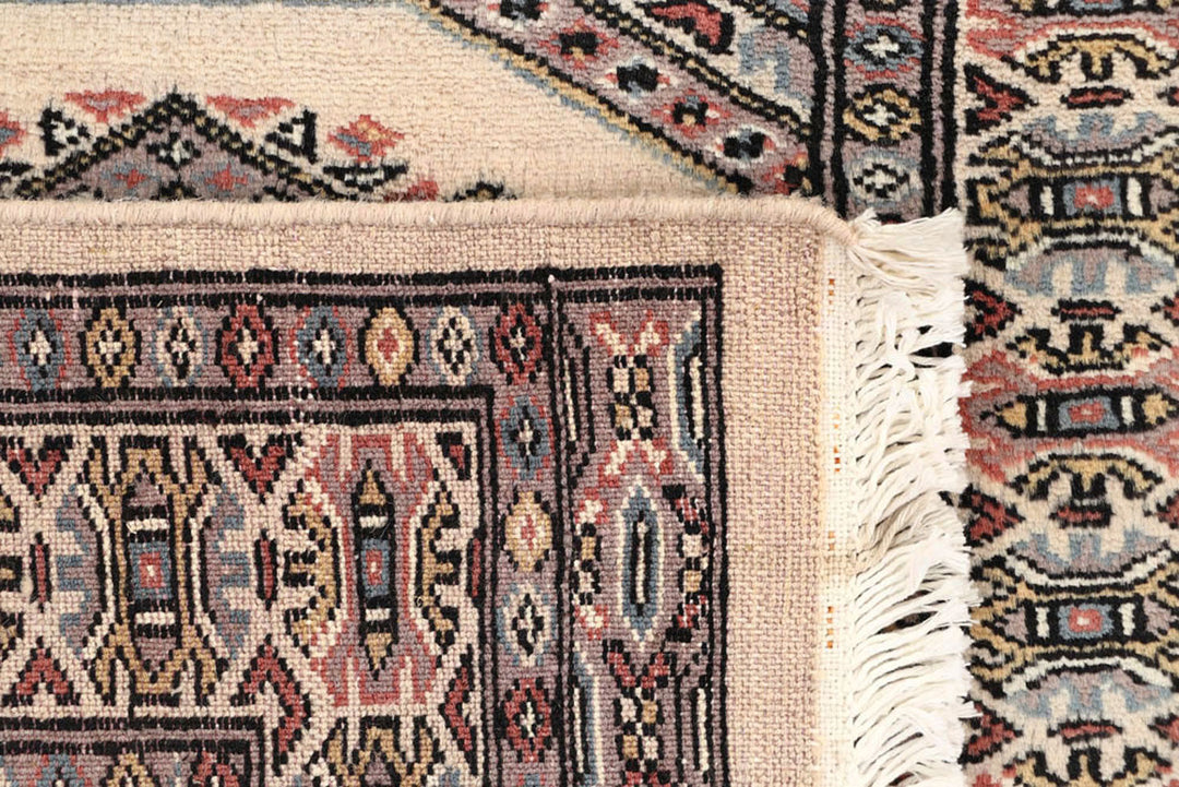 Old Lace Jaldar 2'  4" x 8'  9" - No. QA60240