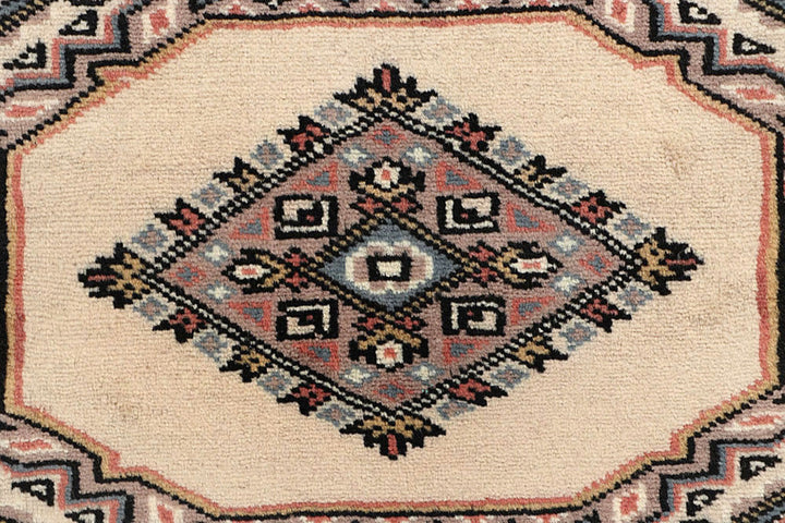 Old Lace Jaldar 2'  3" x 9'  2" - No. QA62655