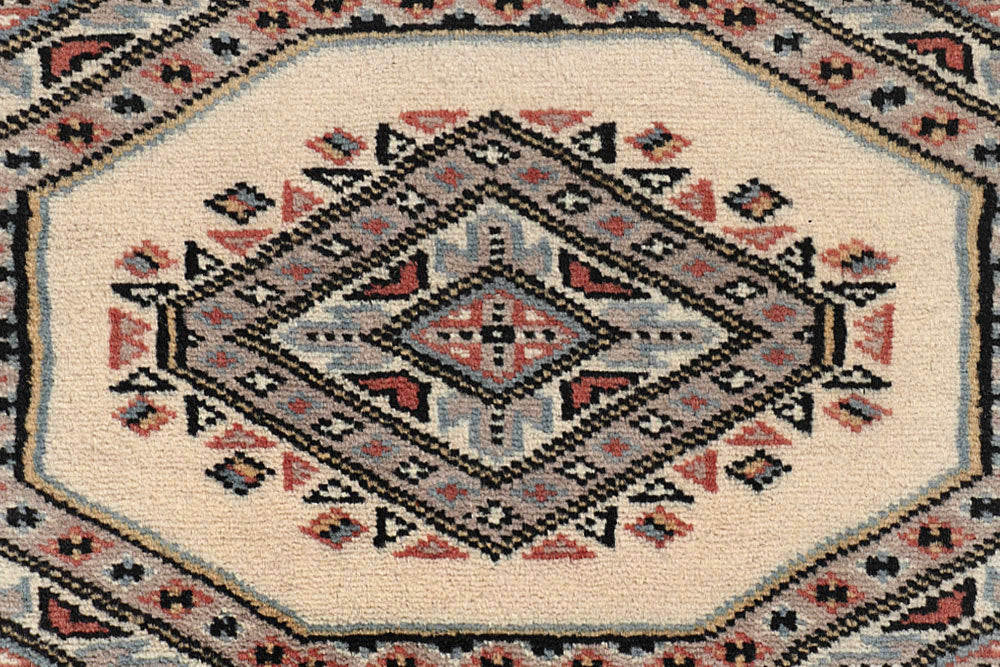 Antique White Jaldar 2' 4 x 8' 6 - No. 58900 - ALRUG Rug Store
