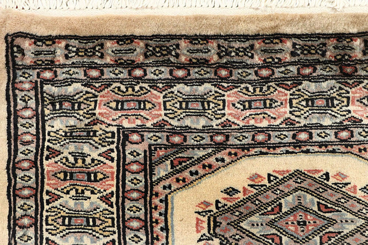 Antique White Jaldar 2'  4" x 9'  6" - No. QA14630