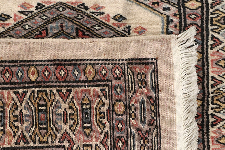 Old Lace Jaldar 2'  4" x 8'  6" - No. QA53666