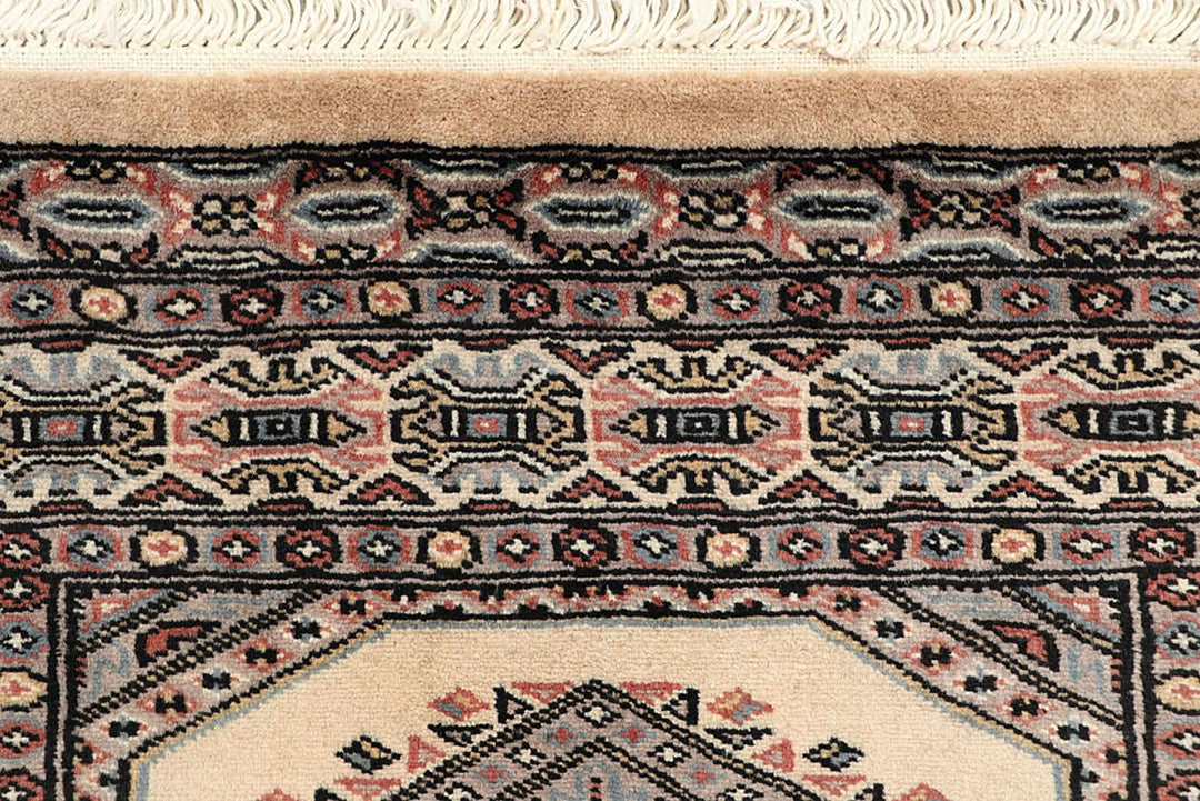 Old Lace Jaldar 2'  4" x 9'  2" - No. QA34472