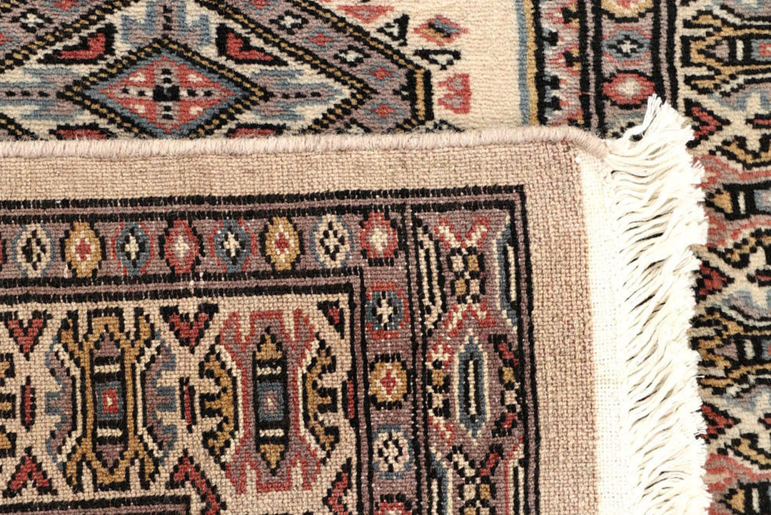 Old Lace Jaldar 2'  4" x 9'  6" - No. QA18210