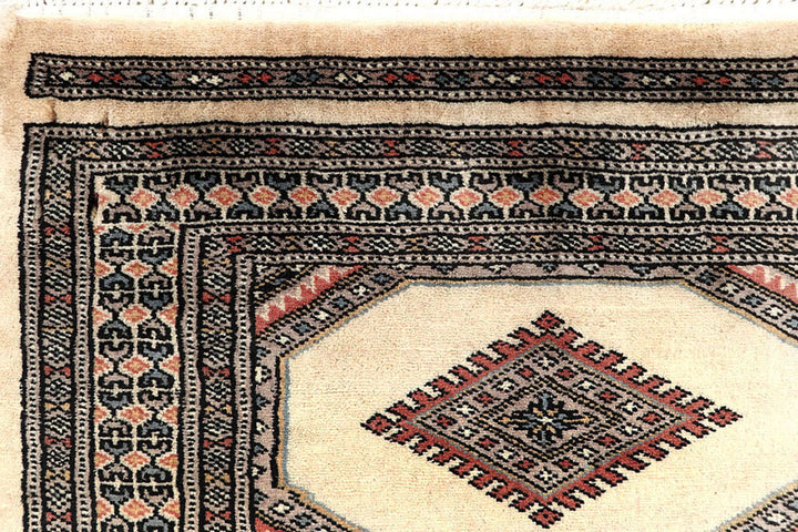 Old Lace Jaldar 2'  4" x 9'  2" - No. QA66544