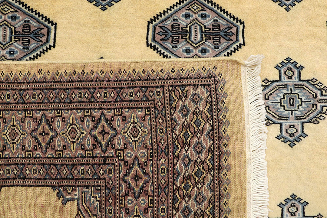 Navajo White Jaldar 5'  1" x 8'  6" - No. QA78490