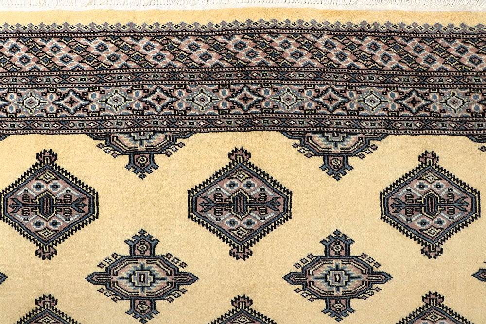 Navajo White Jaldar 5' 2 x 8' 1 - No. 59115 - ALRUG Rug Store