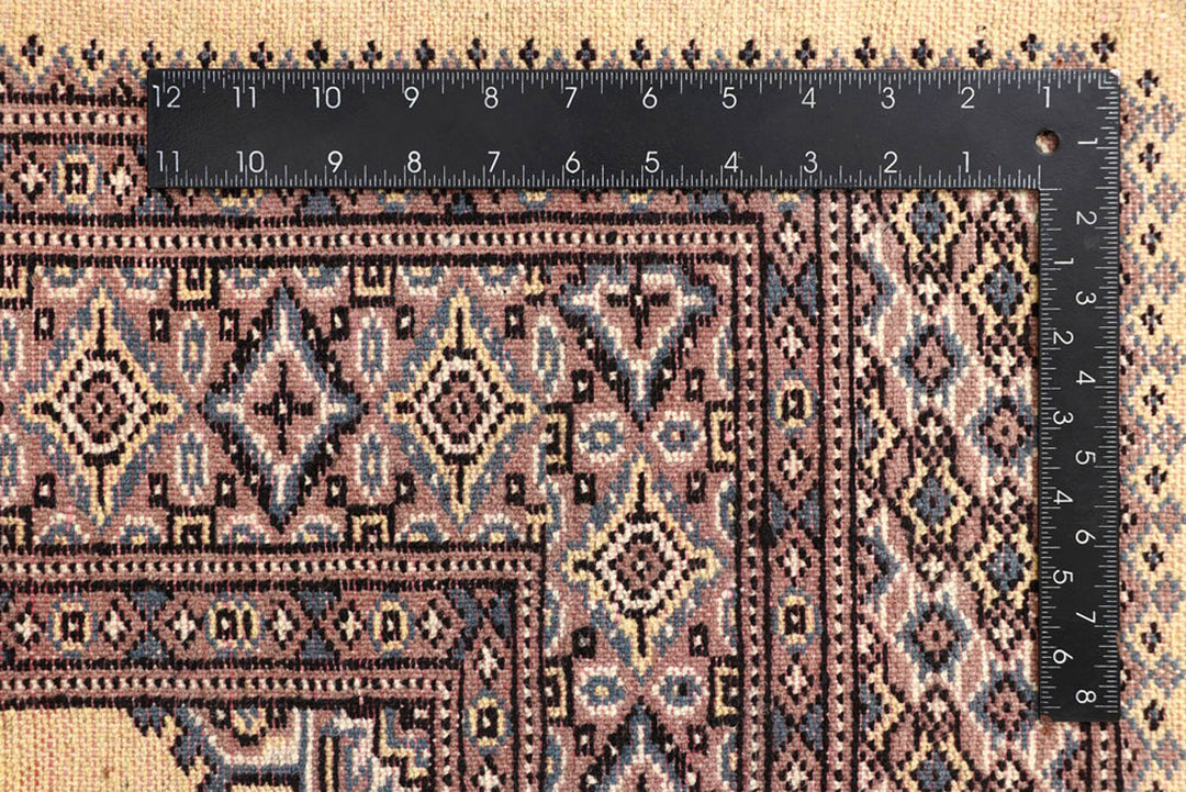 Navajo White Jaldar 5'  1" x 7'  10" - No. QA30460