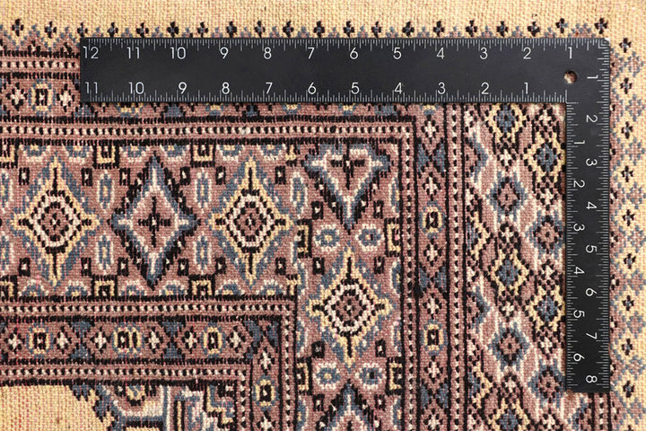 Navajo White Jaldar 5'  1" x 7'  10" - No. QA30460