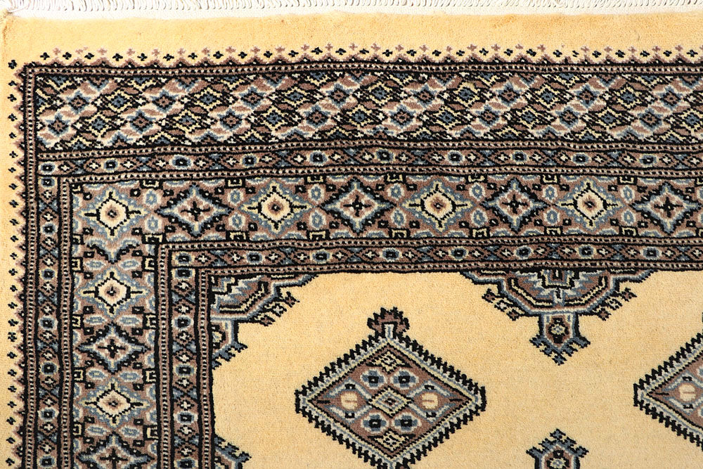 Navajo White Jaldar 5' 1 x 8' 2 - No. 59117 - ALRUG Rug Store