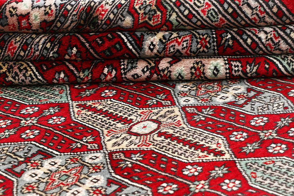 Firebrick Caucasian 6' 8 x 9' 11 - No. 59182 - ALRUG Rug Store