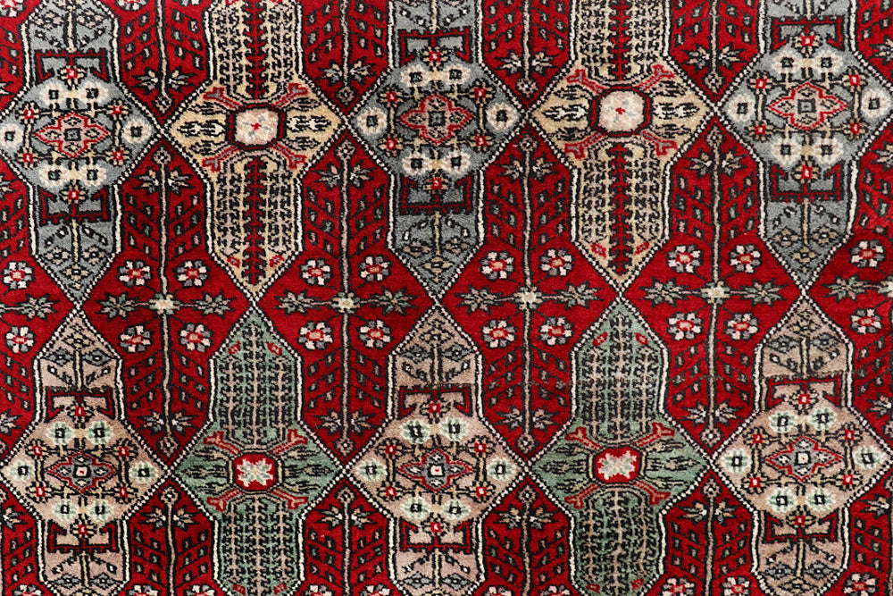 Firebrick Caucasian 6' 10 x 9' 10 - No. 59190 - ALRUG Rug Store