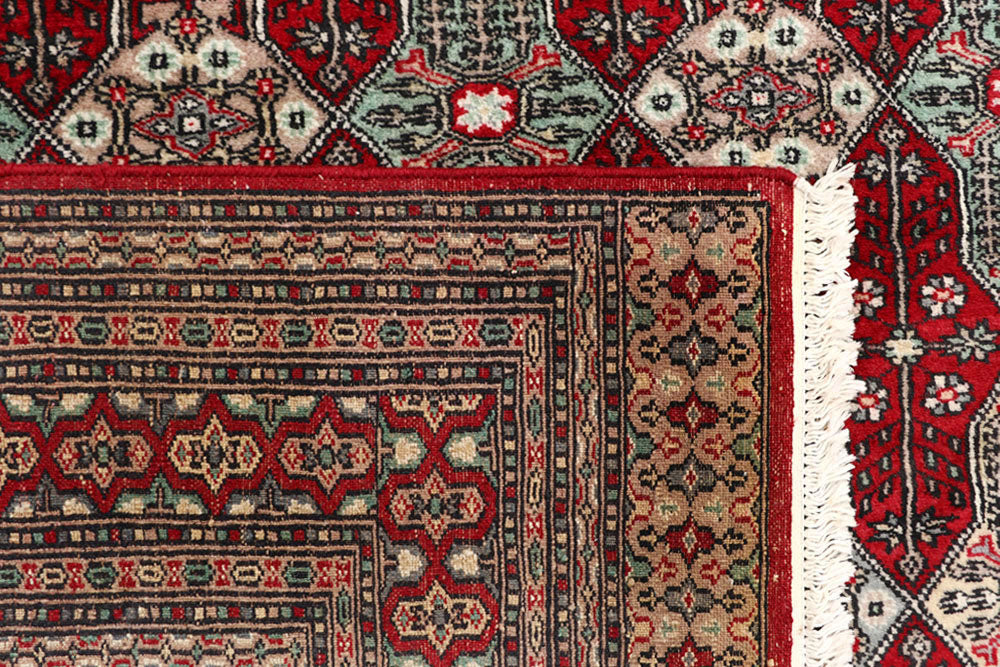 Firebrick Caucasian 6' 10 x 9' 10 - No. 59190 - ALRUG Rug Store