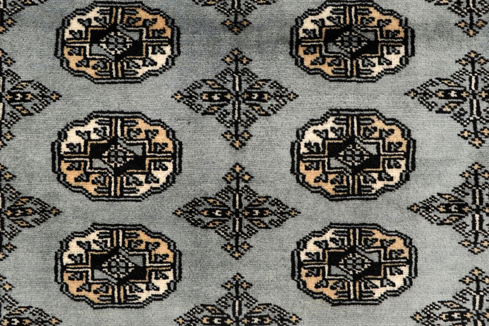 Silver Bokhara 6' 7 x 9' 10 - No. 59282 - ALRUG Rug Store