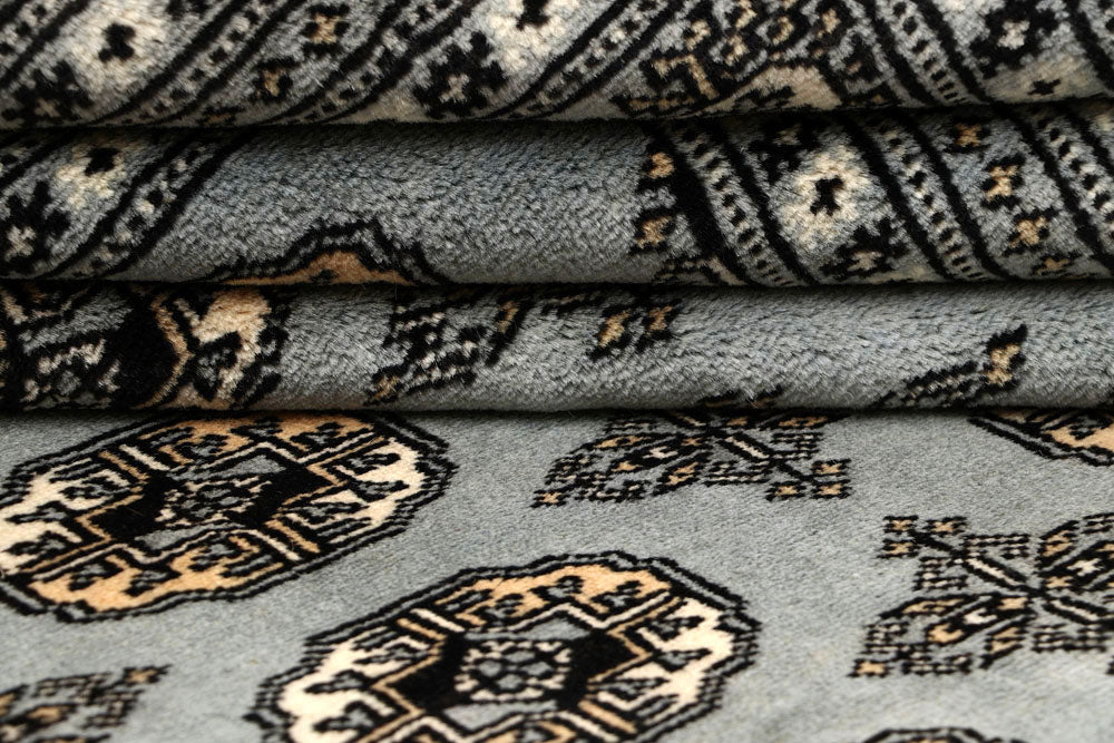 Silver Bokhara 6' 7 x 9' 10 - No. 59282 - ALRUG Rug Store