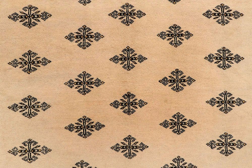 Butterfly 6' 7 x 10' 1 - No. 59315 - ALRUG Rug Store