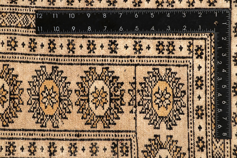 Bisque Bokhara 7' 9 x 10' - No. 59462 - ALRUG Rug Store